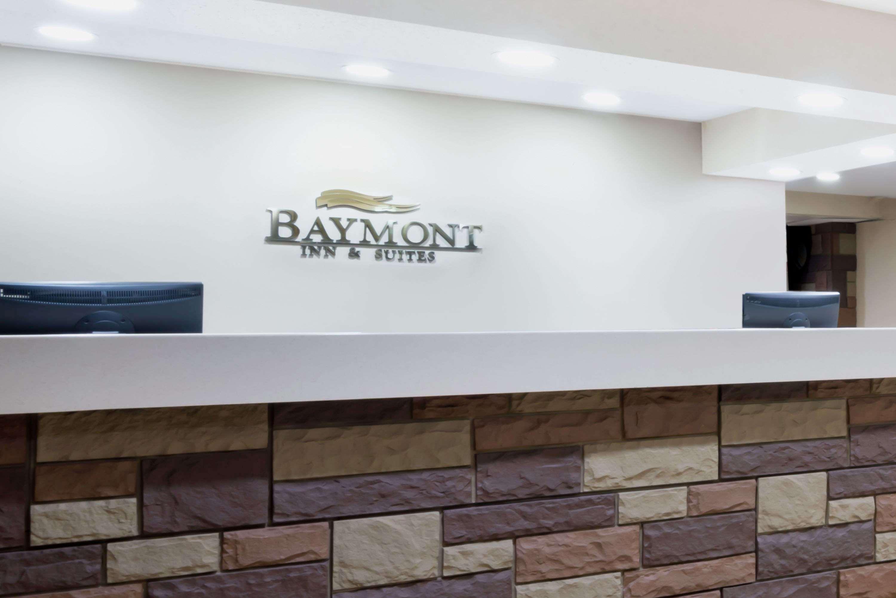 Baymont By Wyndham Columbus/Rickenbacker Hotel Exterior foto